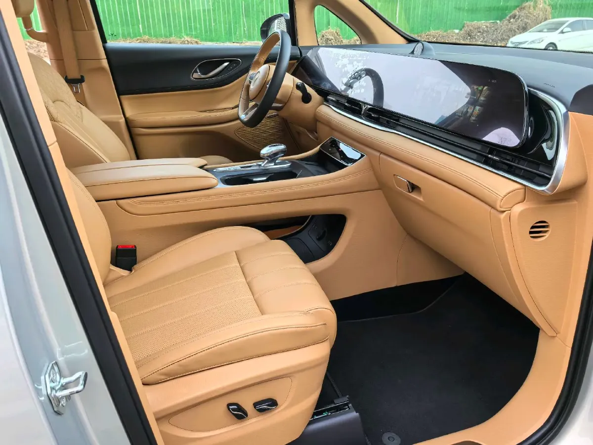 2022 Voyah Dream 1.5T 136HP L4 PHEV 25.57KWH,autocango,china used car exporter,china ev exporter,chinese used car exporter,chinese used ev exporter