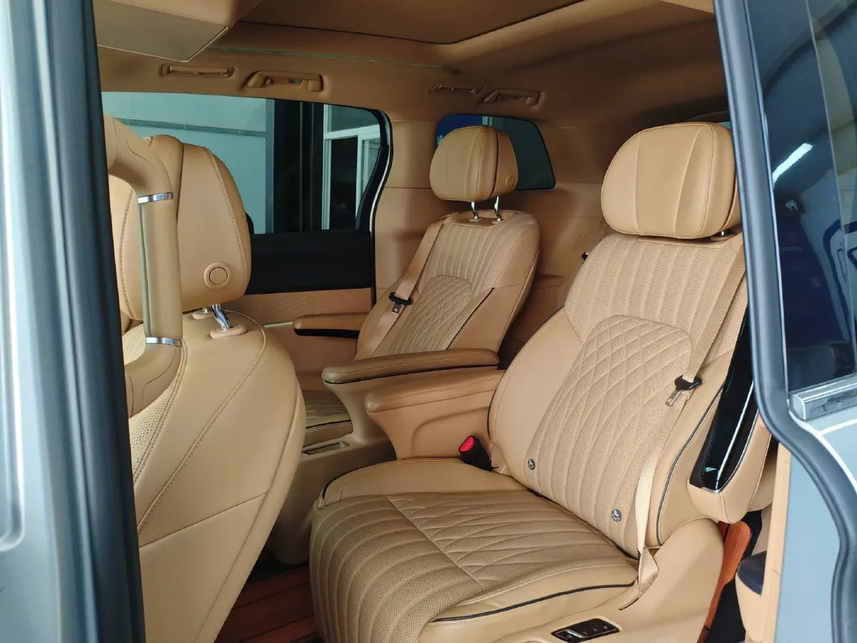 2022 Voyah Dream 1.5T 136HP L4 PHEV 25.57KWH,autocango,china used car exporter,china ev exporter,chinese used car exporter,chinese used ev exporter