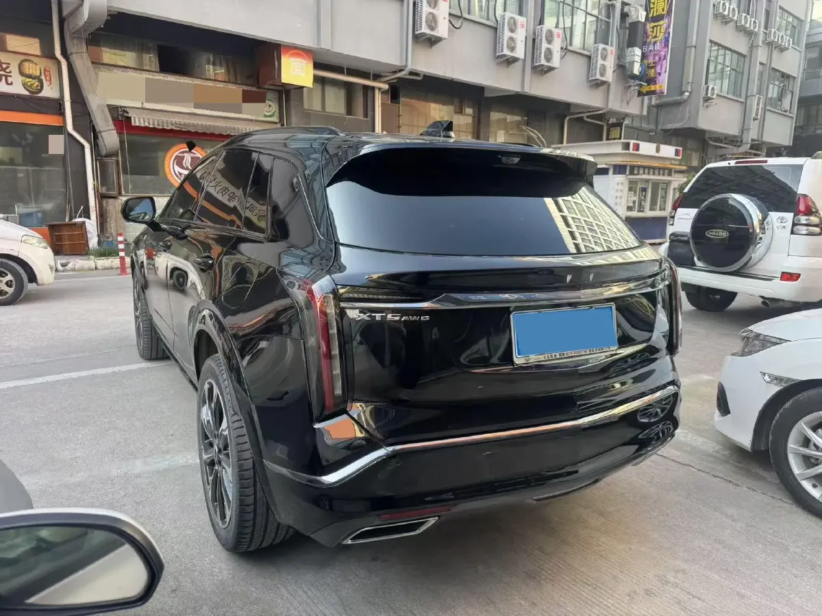 2025 Cadillac XT5 2.0T 237HP L4 9AT,autocango,china used car exporter,china ev exporter,chinese used car exporter,chinese used ev exporter