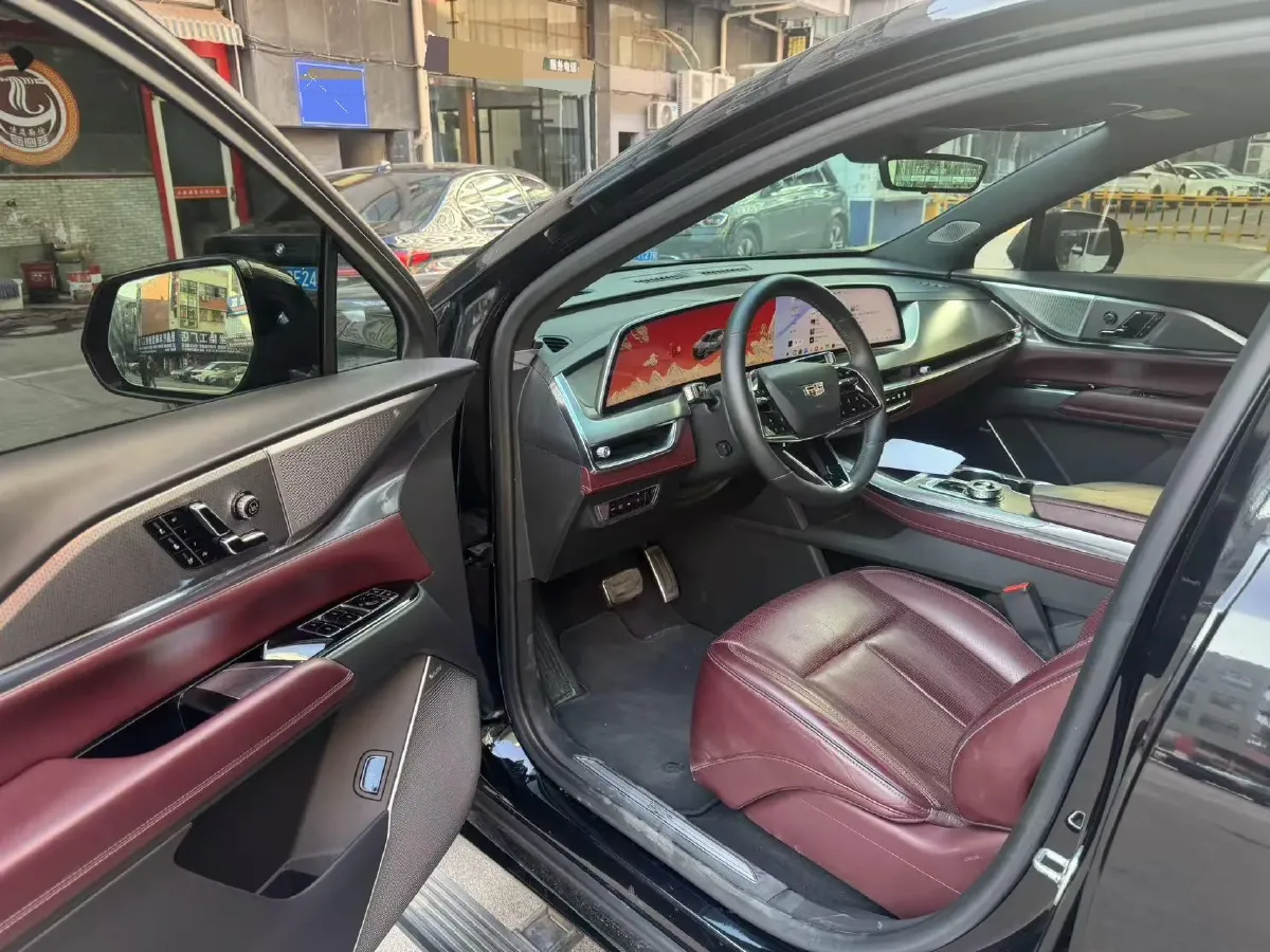 2025 Cadillac XT5 2.0T 237HP L4 9AT,autocango,china used car exporter,china ev exporter,chinese used car exporter,chinese used ev exporter