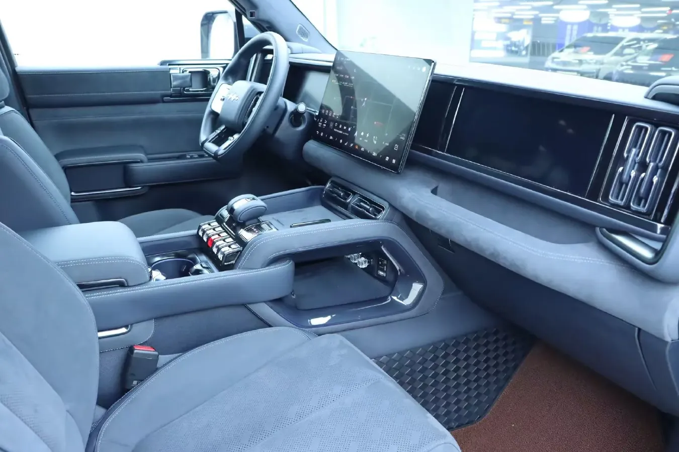 2023 Toyota Crown Kluger 2.5L 189HP L4 E-CVT Hybrid,autocango,china used car exporter,china ev exporter,chinese used car exporter,chinese used ev exporter