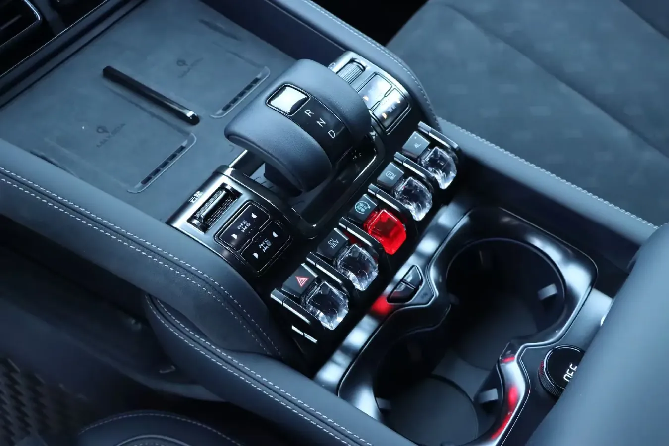 2023 Toyota Crown Kluger 2.5L 189HP L4 E-CVT Hybrid,autocango,china used car exporter,china ev exporter,chinese used car exporter,chinese used ev exporter