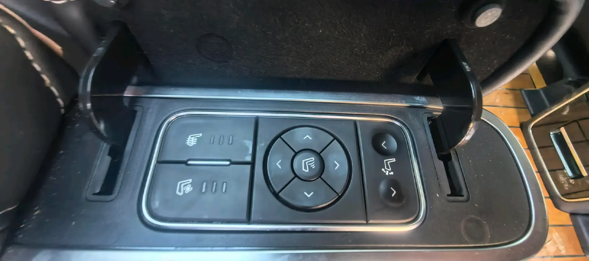 2021 GAC Trumpchi M8 2.0T 252HP L4 8AT,autocango,china used car exporter,china ev exporter,chinese used car exporter,chinese used ev exporter