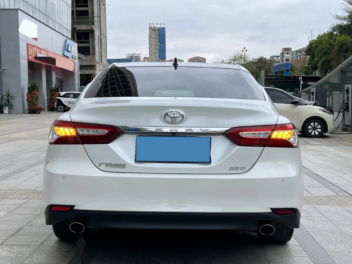 2021 Toyota Camry 2.5L 209HP L4 8AT,autocango,china used car exporter,china ev exporter,chinese used car exporter,chinese used ev exporter