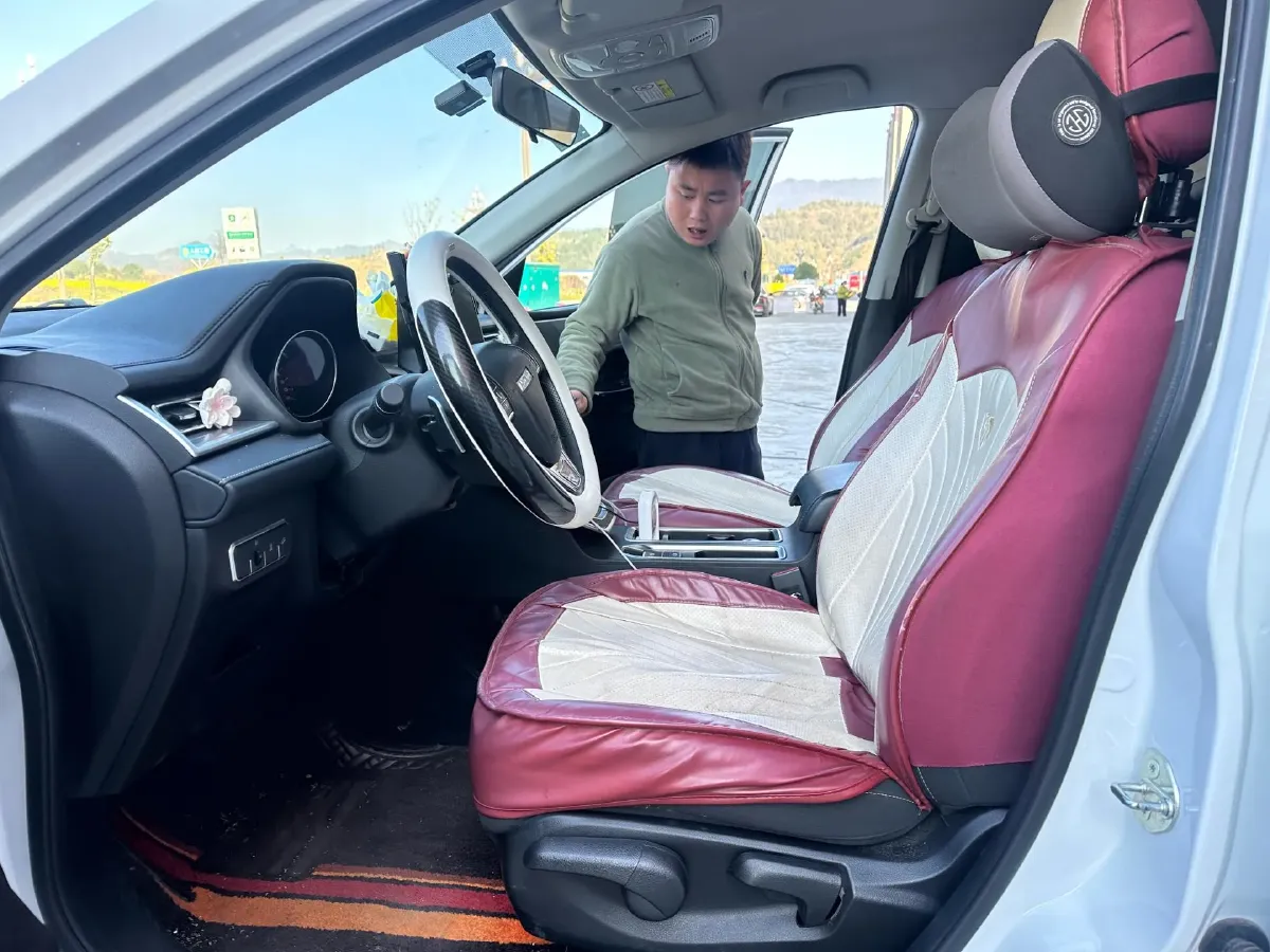 2023 Haval M6 1.5T 150HP L4 7DCT,autocango,china used car exporter,china ev exporter,chinese used car exporter,chinese used ev exporter