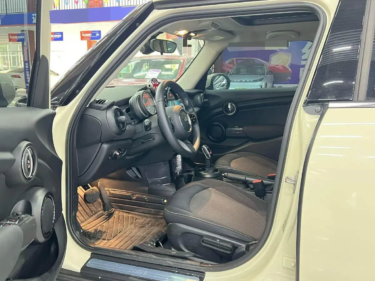 2023 MINI MINI 1.5T 102HP L3 7DCT,autocango,china used car exporter,china ev exporter,chinese used car exporter,chinese used ev exporter