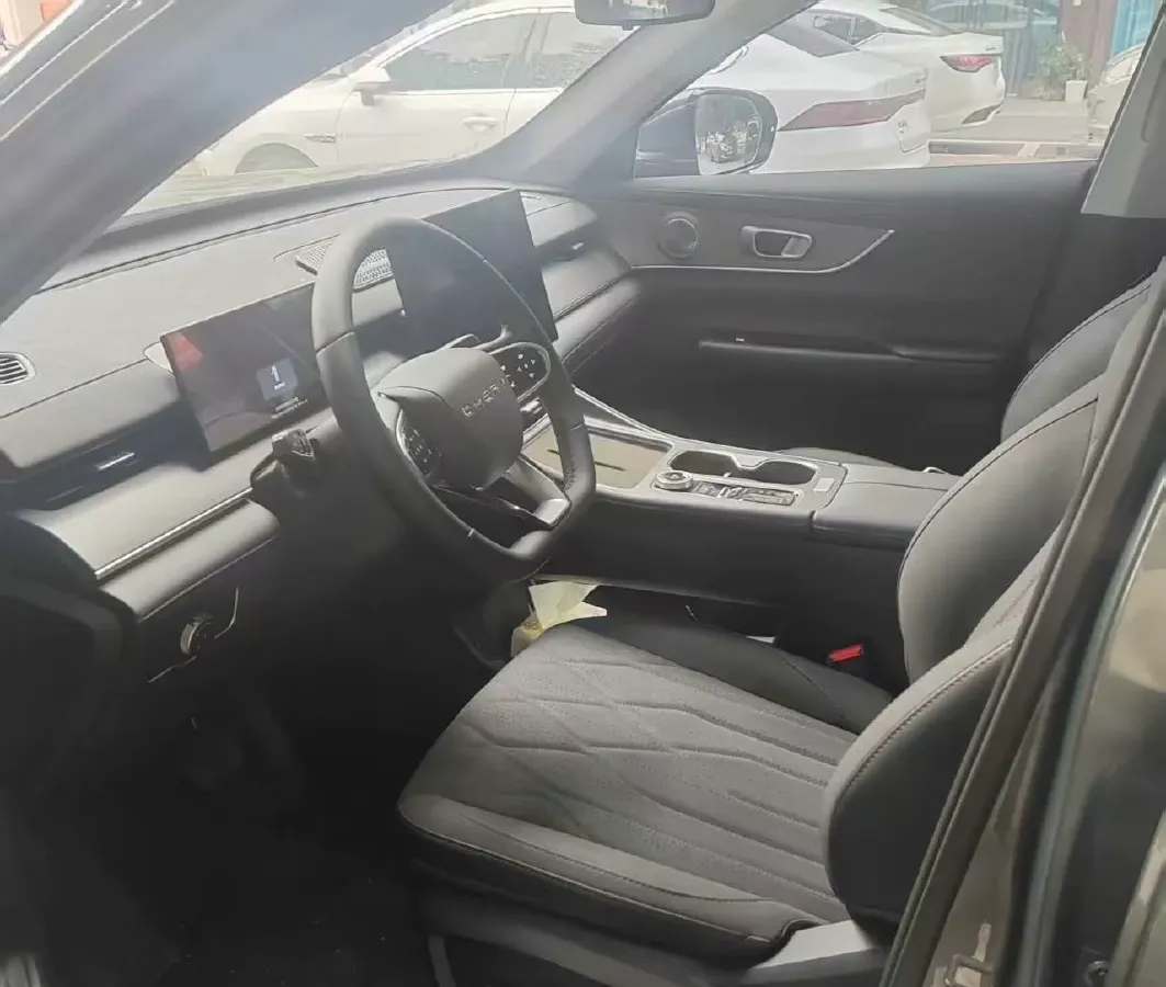 2025 Chery Tiggo 8 Plus 1.6T 197HP L4 7DCT,autocango,china used car exporter,china ev exporter,chinese used car exporter,chinese used ev exporter