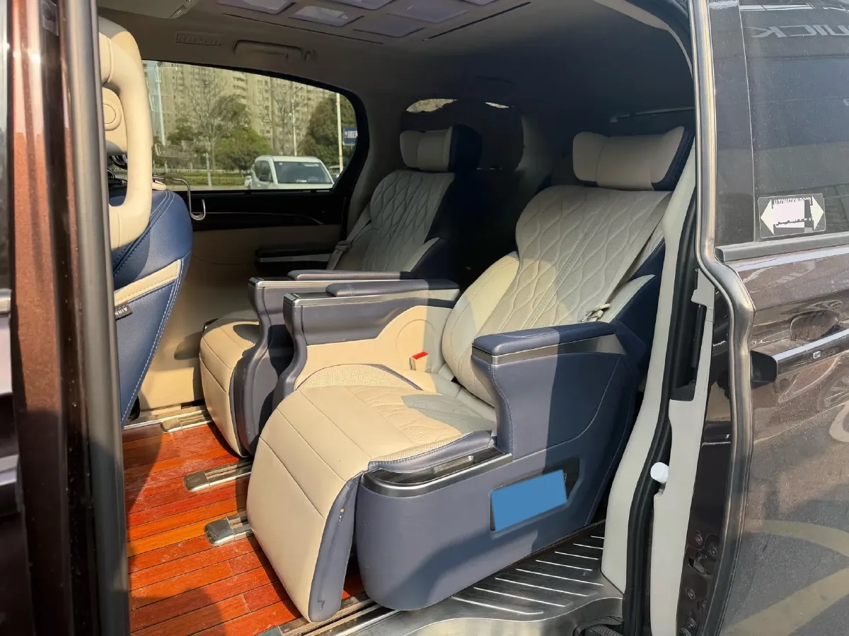 2021 Buick GL8 2.0T 237HP L4 9AT,autocango,china used car exporter,china ev exporter,chinese used car exporter,chinese used ev exporter