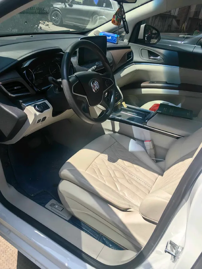 2022 Buick GL8 2.0T 237HP L4 9AT,autocango,china used car exporter,china ev exporter,chinese used car exporter,chinese used ev exporter