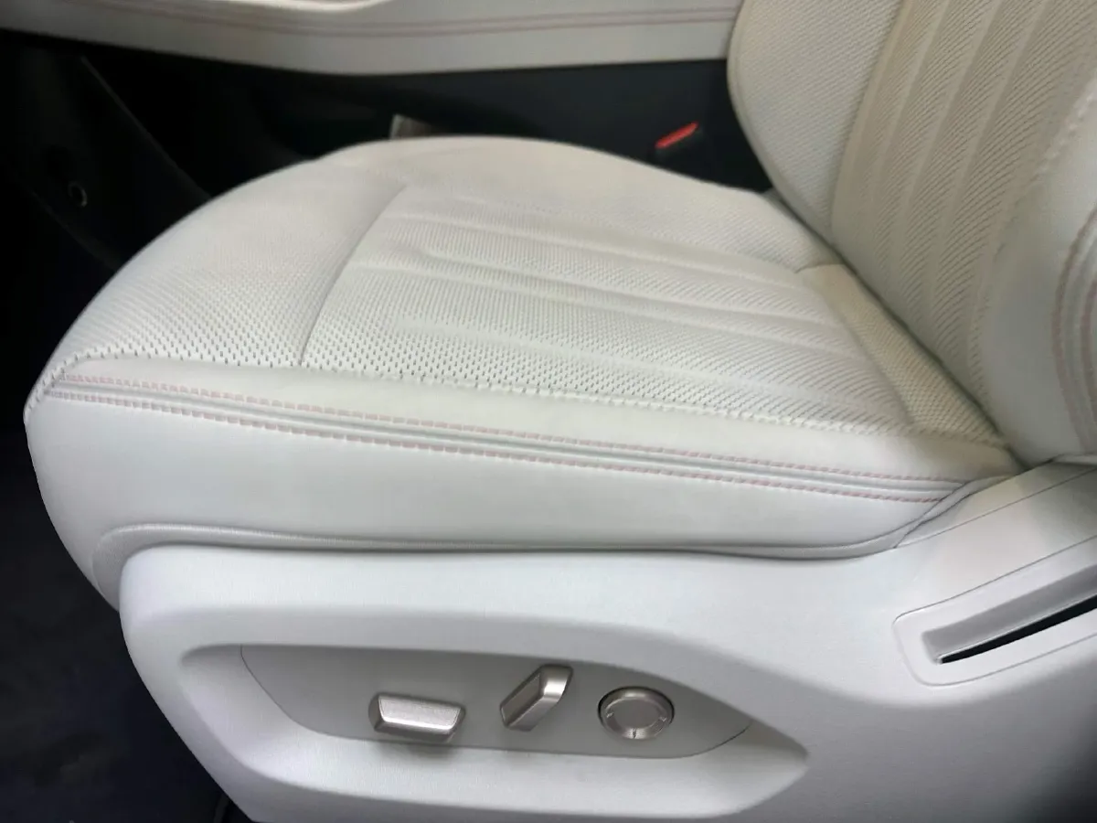 2025 ONVO L60 BEV,autocango,china used car exporter,china ev exporter,chinese used car exporter,chinese used ev exporter