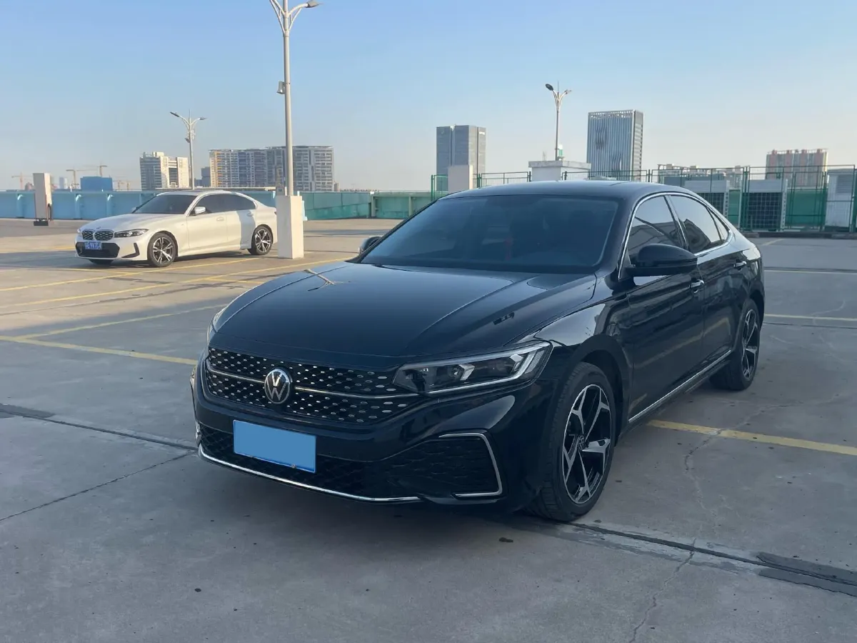 2023 Volkswagen Passat 2.0T 186HP L4 7DCT,autocango,china used car exporter,china ev exporter,chinese used car exporter,chinese used ev exporter