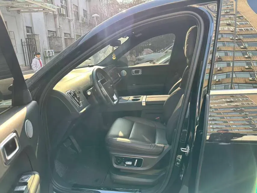 2023 Li L8 Range Extended 154HP REEV 40.9KWH,autocango,china used car exporter,china ev exporter,chinese used car exporter,chinese used ev exporter