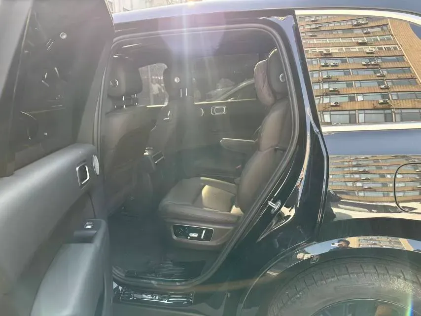 2023 Li L8 Range Extended 154HP REEV 40.9KWH,autocango,china used car exporter,china ev exporter,chinese used car exporter,chinese used ev exporter