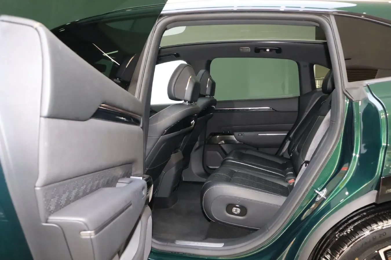 2025 Zeekr 7X BEV 100KWH,autocango,china used car exporter,china ev exporter,chinese used car exporter,chinese used ev exporter