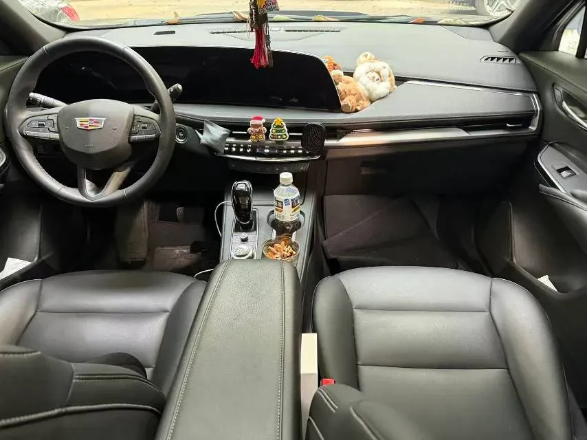 2024 Cadillac XT4 2.0T 237HP L4 9AT,autocango,china used car exporter,china ev exporter,chinese used car exporter,chinese used ev exporter