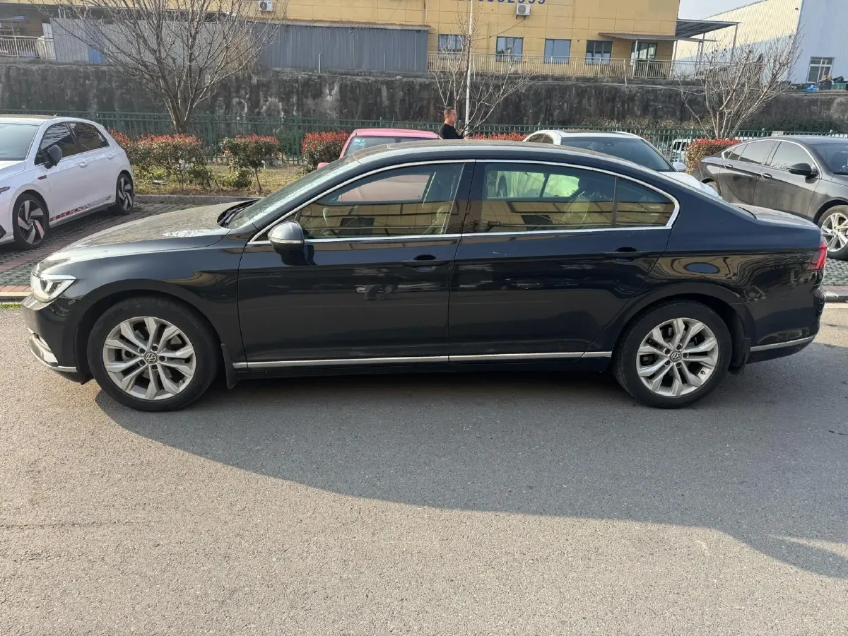 2018 Volkswagen Magotan 1.8T 180HP L4 7DCT,autocango,china used car exporter,china ev exporter,chinese used car exporter,chinese used ev exporter