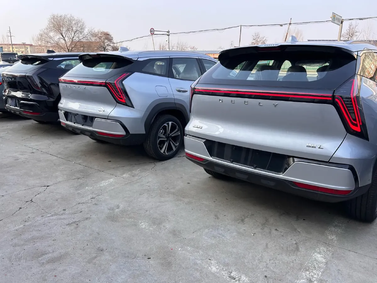 2025 Geely StarRay 1.5T 181HP L4 7DCT,autocango,china used car exporter,china ev exporter,chinese used car exporter,chinese used ev exporter