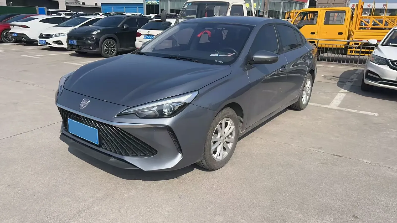 2026 Roewe i5 1.5L 129HP L4 5MT,autocango,china used car exporter,china ev exporter,chinese used car exporter,chinese used ev exporter