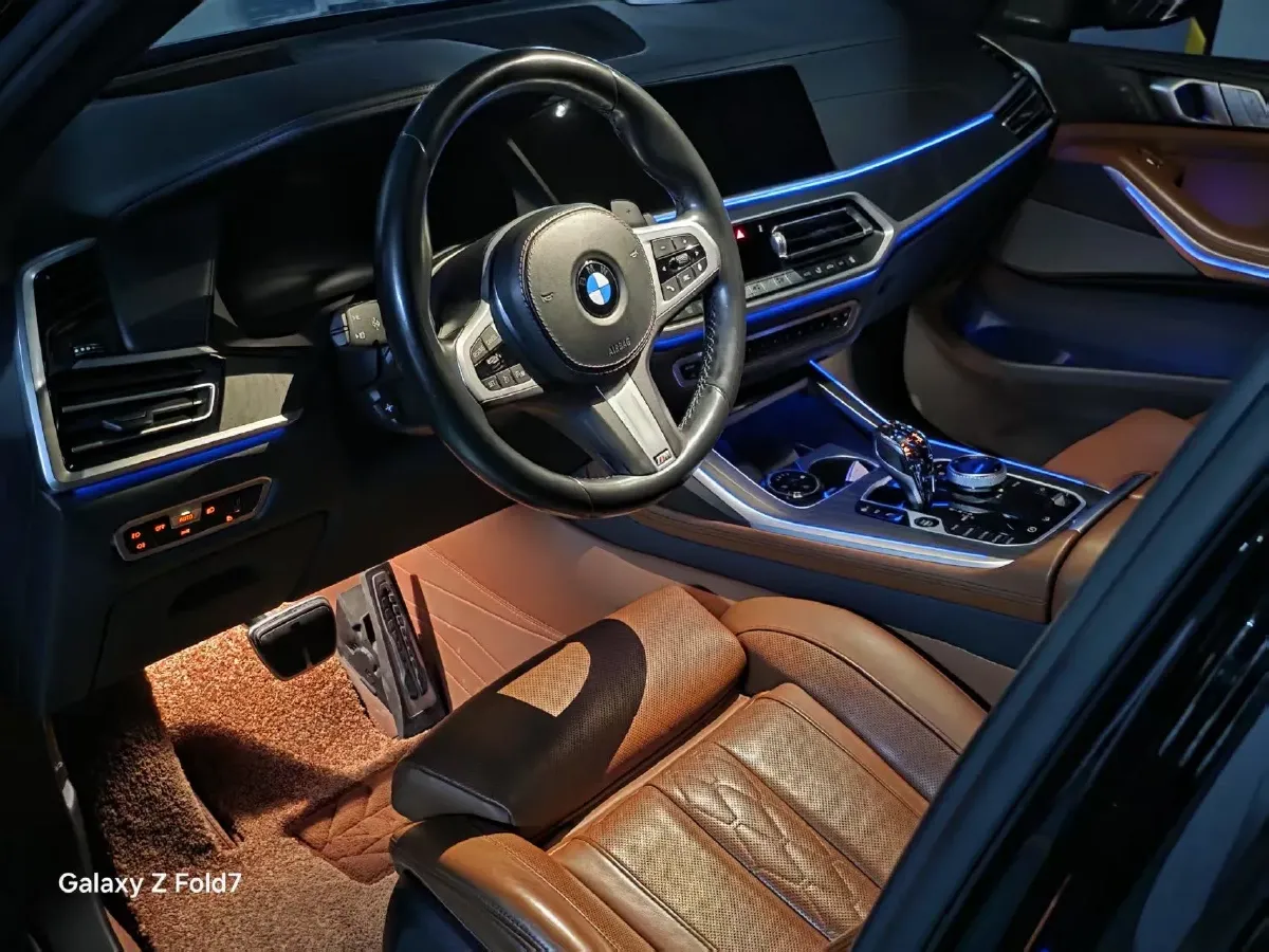 2022 BMW X7 3.0T 340HP L6 8AT,autocango,china used car exporter,china ev exporter,chinese used car exporter,chinese used ev exporter