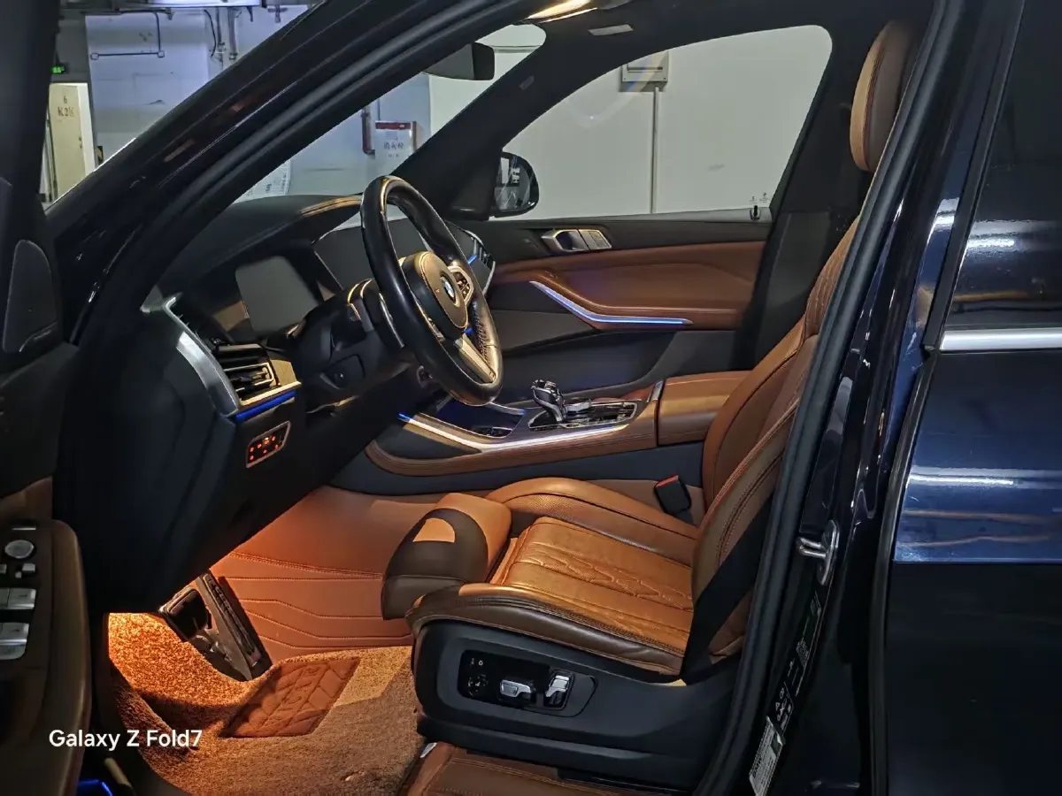 2022 BMW X7 3.0T 340HP L6 8AT,autocango,china used car exporter,china ev exporter,chinese used car exporter,chinese used ev exporter