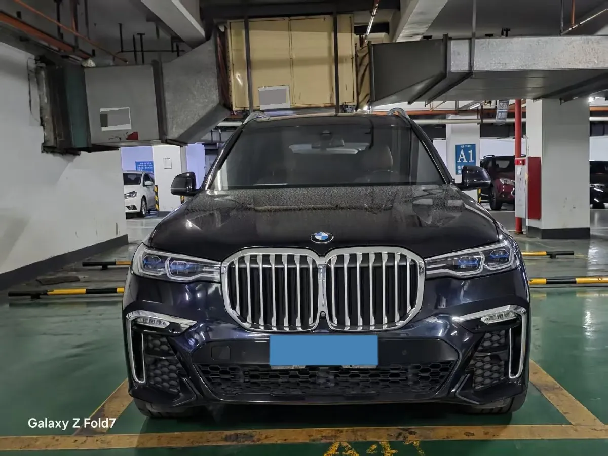 2022 BMW X7 3.0T 340HP L6 8AT,autocango,china used car exporter,china ev exporter,chinese used car exporter,chinese used ev exporter