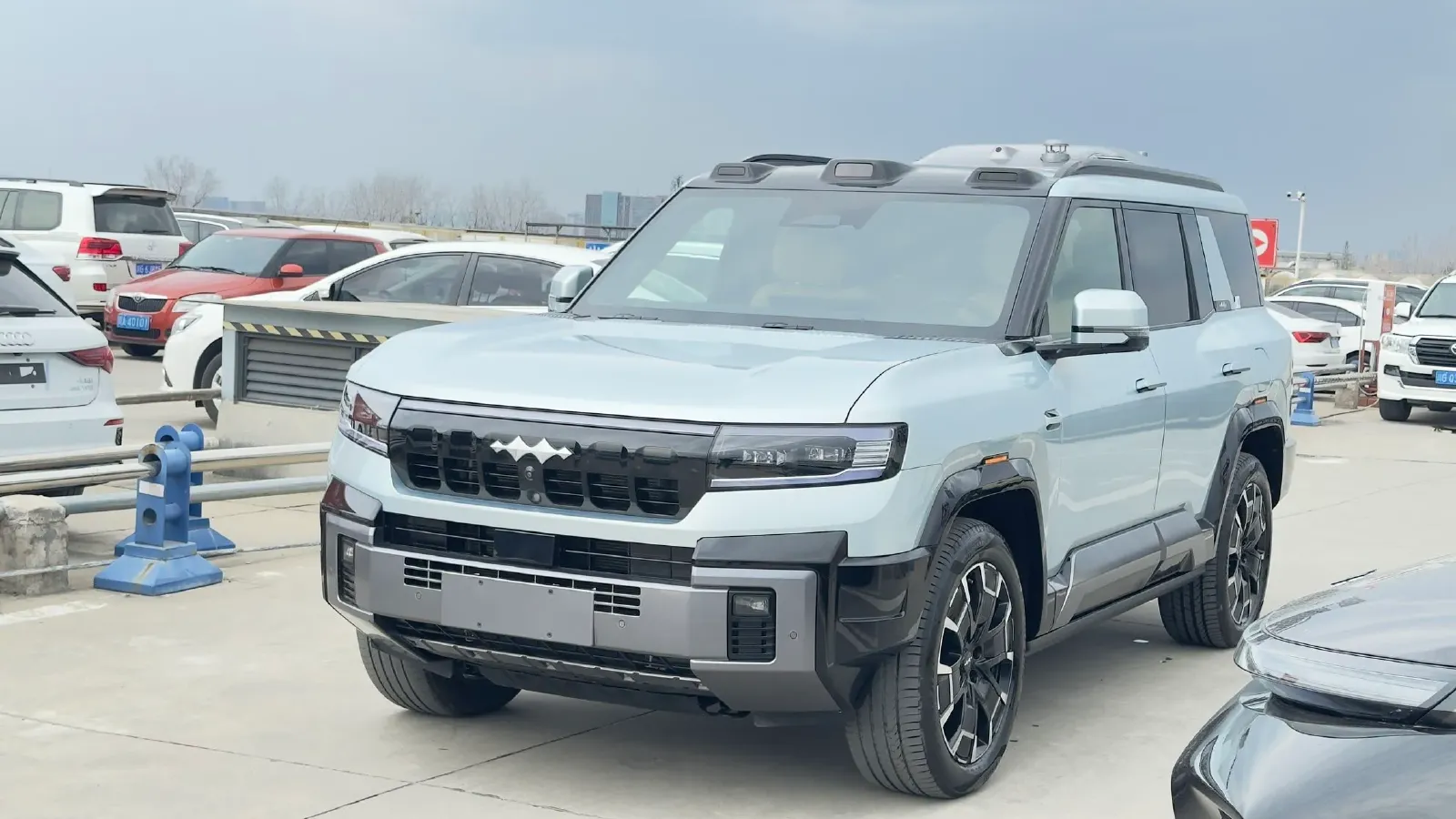 2025 FangChengBao Bao 8 2.0T 245HP L4 E-CVT PHEV 36.8KWH,autocango,china used car exporter,china ev exporter,chinese used car exporter,chinese used ev exporter