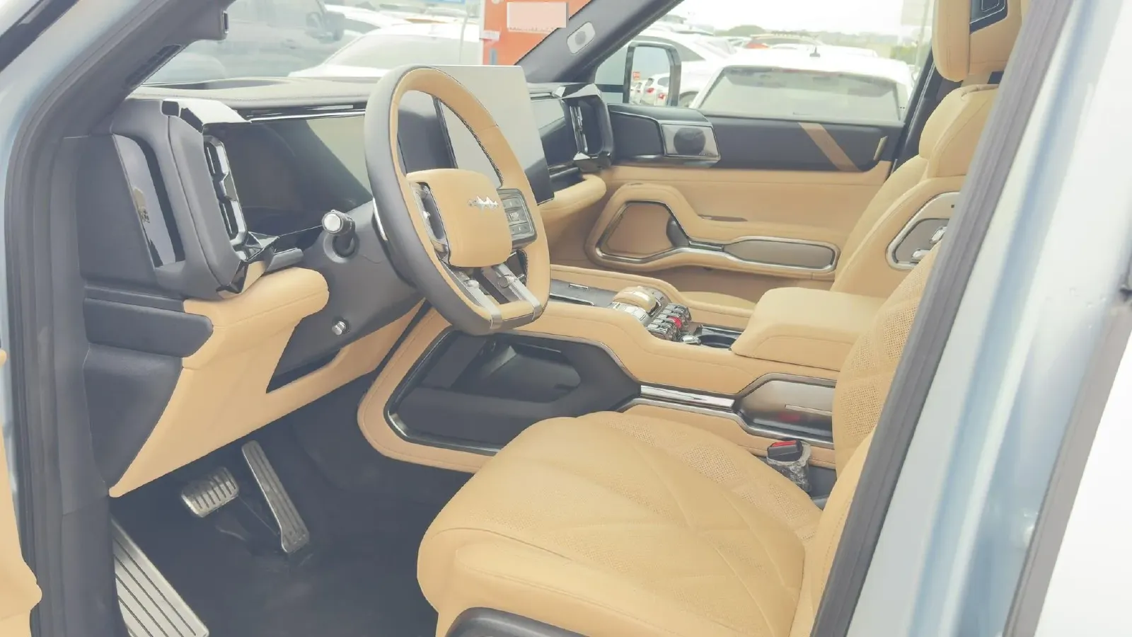 2025 FangChengBao Bao 8 2.0T 245HP L4 E-CVT PHEV 36.8KWH,autocango,china used car exporter,china ev exporter,chinese used car exporter,chinese used ev exporter