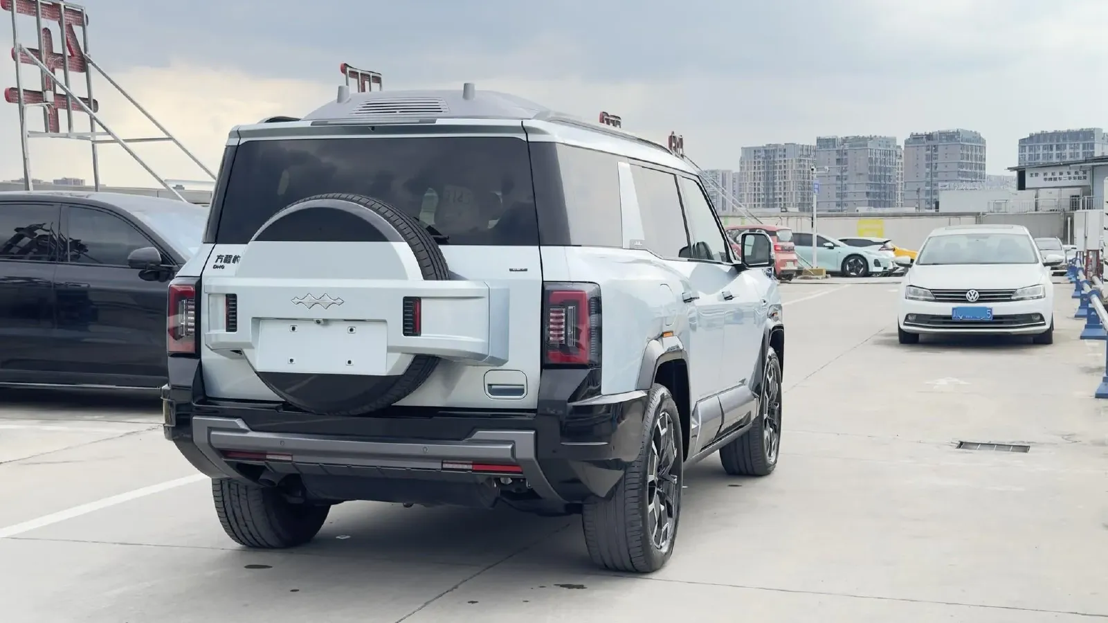 2025 FangChengBao Bao 8 2.0T 245HP L4 E-CVT PHEV 36.8KWH,autocango,china used car exporter,china ev exporter,chinese used car exporter,chinese used ev exporter