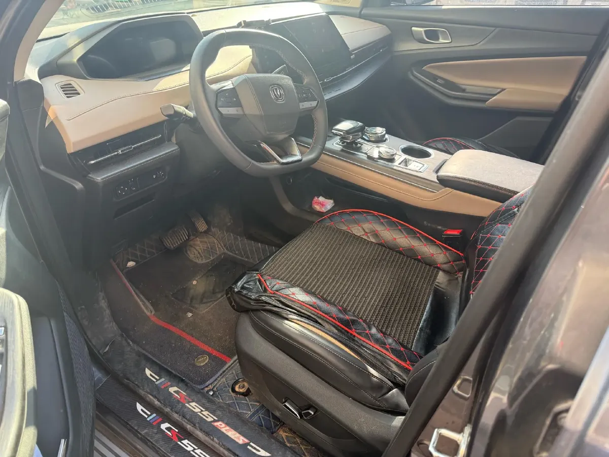 2022 ChangAn UNI-V 1.5T 188HP L4 7DCT,autocango,china used car exporter,china ev exporter,chinese used car exporter,chinese used ev exporter