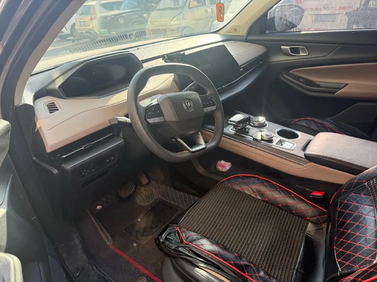 2022 ChangAn UNI-V 1.5T 188HP L4 7DCT,autocango,china used car exporter,china ev exporter,chinese used car exporter,chinese used ev exporter