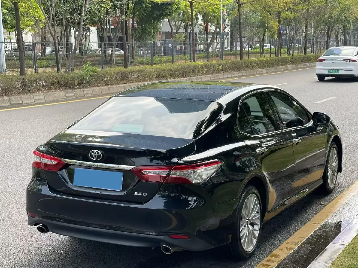 2021 Toyota Camry 2.5L 209HP L4 8AT,autocango,china used car exporter,china ev exporter,chinese used car exporter,chinese used ev exporter