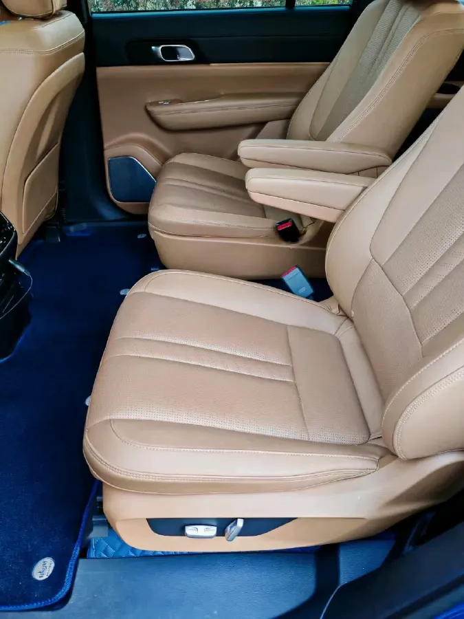 2020 Li ONE Range Extended 131HP REEV 40.5KWH,autocango,china used car exporter,china ev exporter,chinese used car exporter,chinese used ev exporter