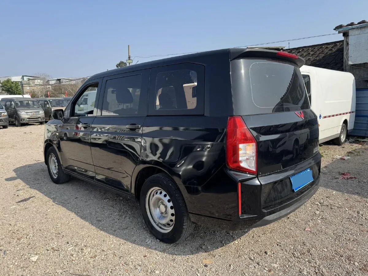 2020 WuLing HongGuang Plus 1.5L 99HP L4 6MT,autocango,china used car exporter,china ev exporter,chinese used car exporter,chinese used ev exporter