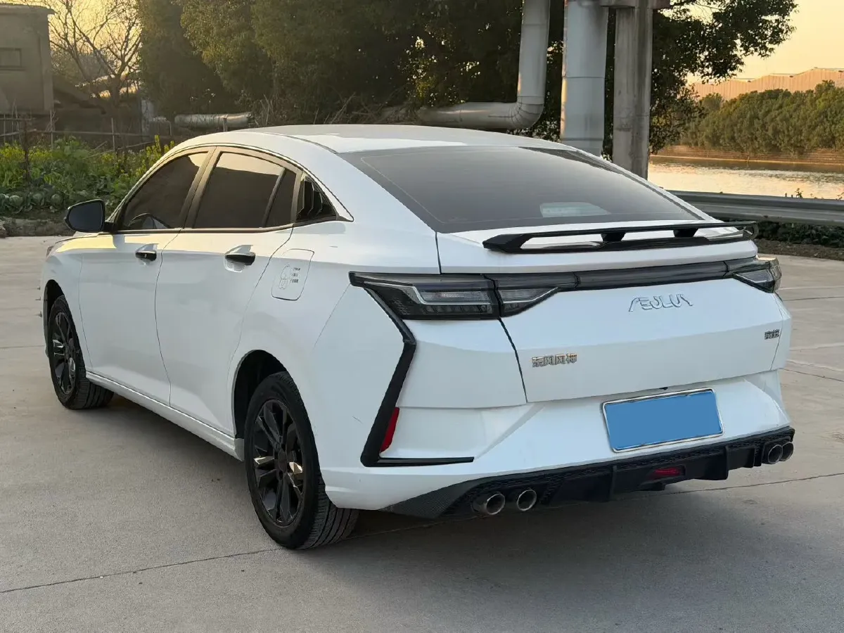 2023 DongFeng Aeolus YiXuan 1.5L 125HP L4 6DCT,autocango,china used car exporter,china ev exporter,chinese used car exporter,chinese used ev exporter