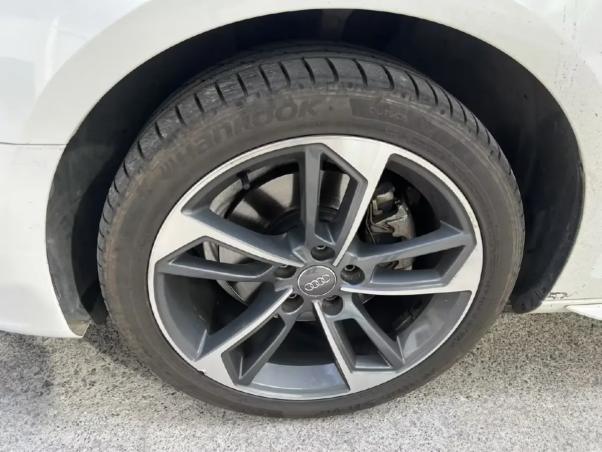 2020 Audi A4L 2.0T 190HP L4 7DCT,autocango,china used car exporter,china ev exporter,chinese used car exporter,chinese used ev exporter