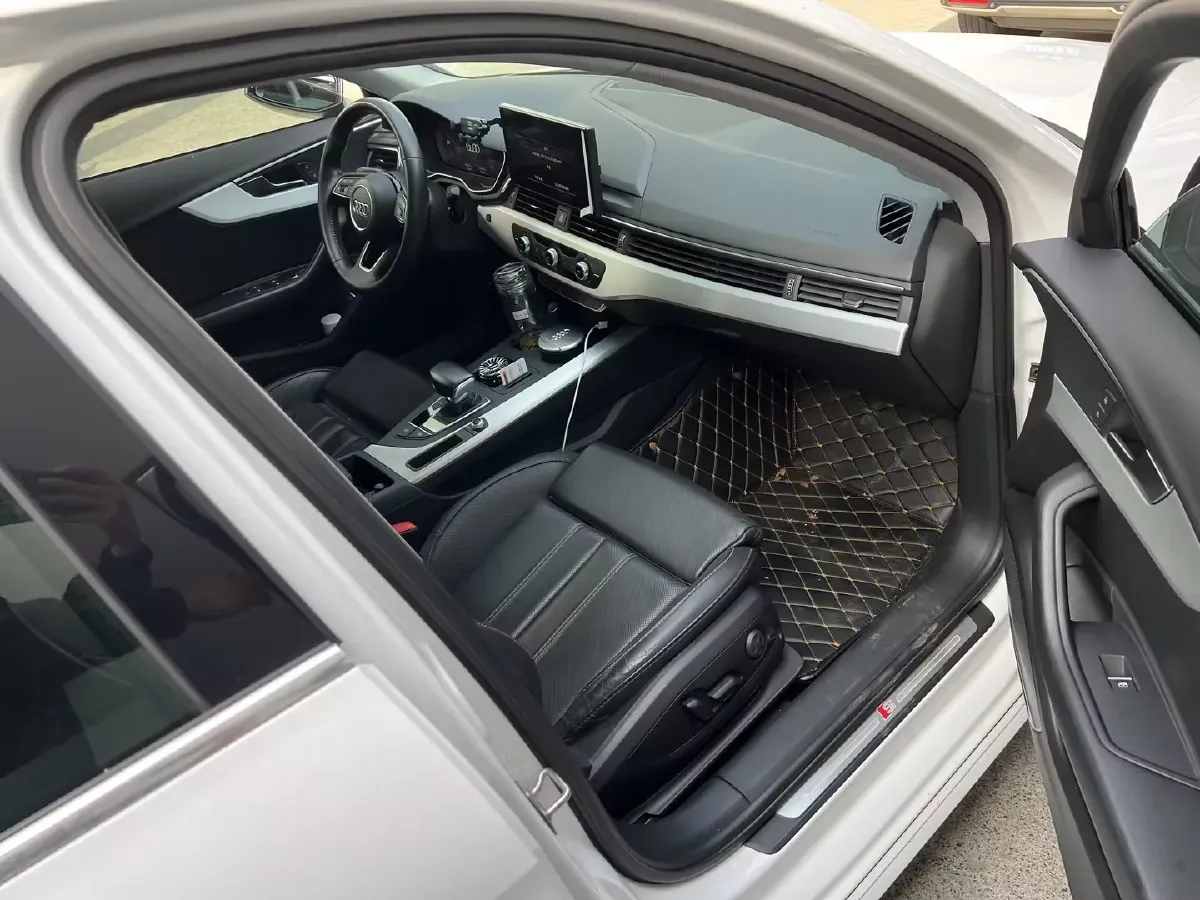 2020 Audi A4L 2.0T 190HP L4 7DCT,autocango,china used car exporter,china ev exporter,chinese used car exporter,chinese used ev exporter