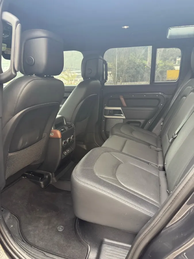 2023 Land Rover Defender 3.0T 400HP L6 8AT,autocango,china used car exporter,china ev exporter,chinese used car exporter,chinese used ev exporter