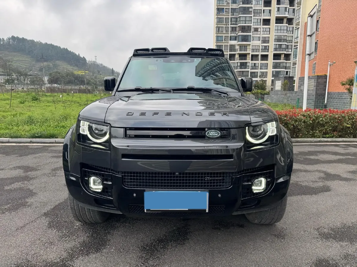 2023 Land Rover Defender 3.0T 400HP L6 8AT,autocango,china used car exporter,china ev exporter,chinese used car exporter,chinese used ev exporter