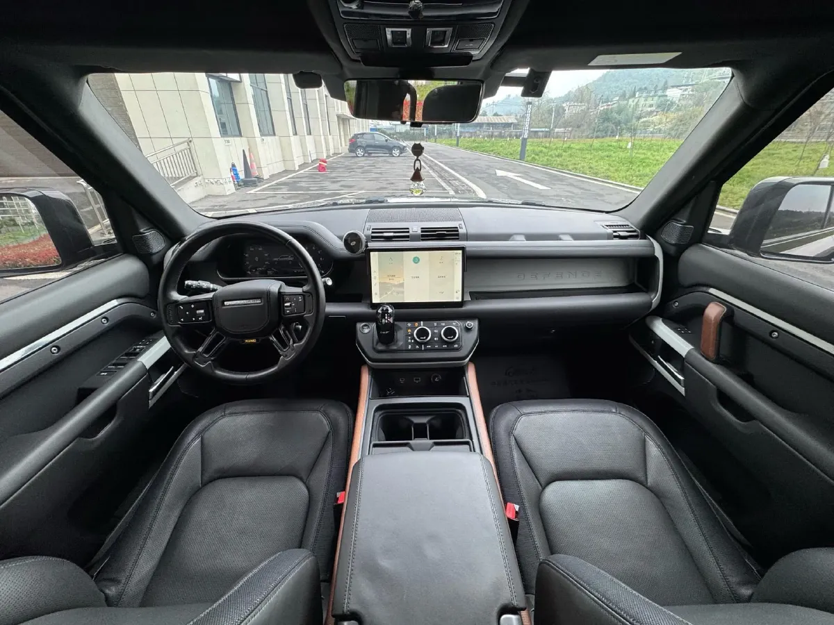 2023 Land Rover Defender 3.0T 400HP L6 8AT,autocango,china used car exporter,china ev exporter,chinese used car exporter,chinese used ev exporter