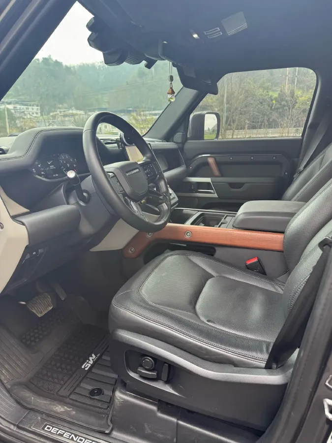 2023 Land Rover Defender 3.0T 400HP L6 8AT,autocango,china used car exporter,china ev exporter,chinese used car exporter,chinese used ev exporter