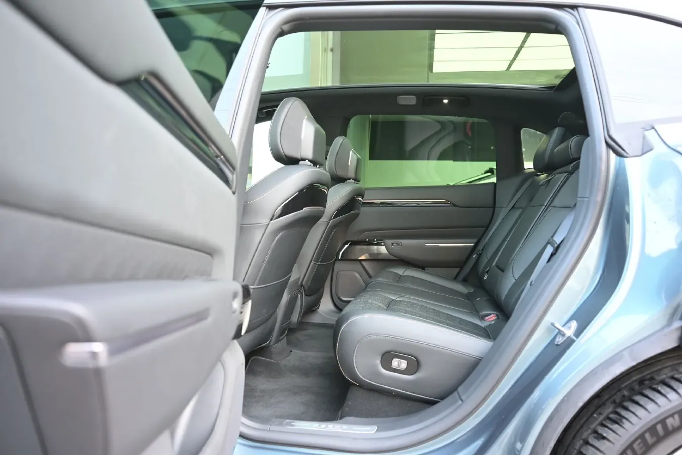 2025 Zeekr 7X BEV 100KWH,autocango,china used car exporter,china ev exporter,chinese used car exporter,chinese used ev exporter