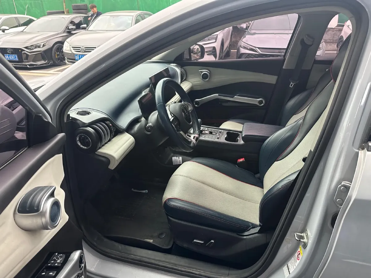 2022 Hycan Z03 BEV 64.23KWH,autocango,china used car exporter,china ev exporter,chinese used car exporter,chinese used ev exporter