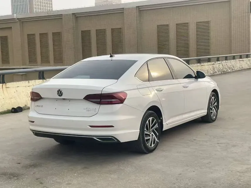 2022 Volkswagen T-Roc 1.4T 150HP L4 7DCT,autocango,china used car exporter,china ev exporter,chinese used car exporter,chinese used ev exporter