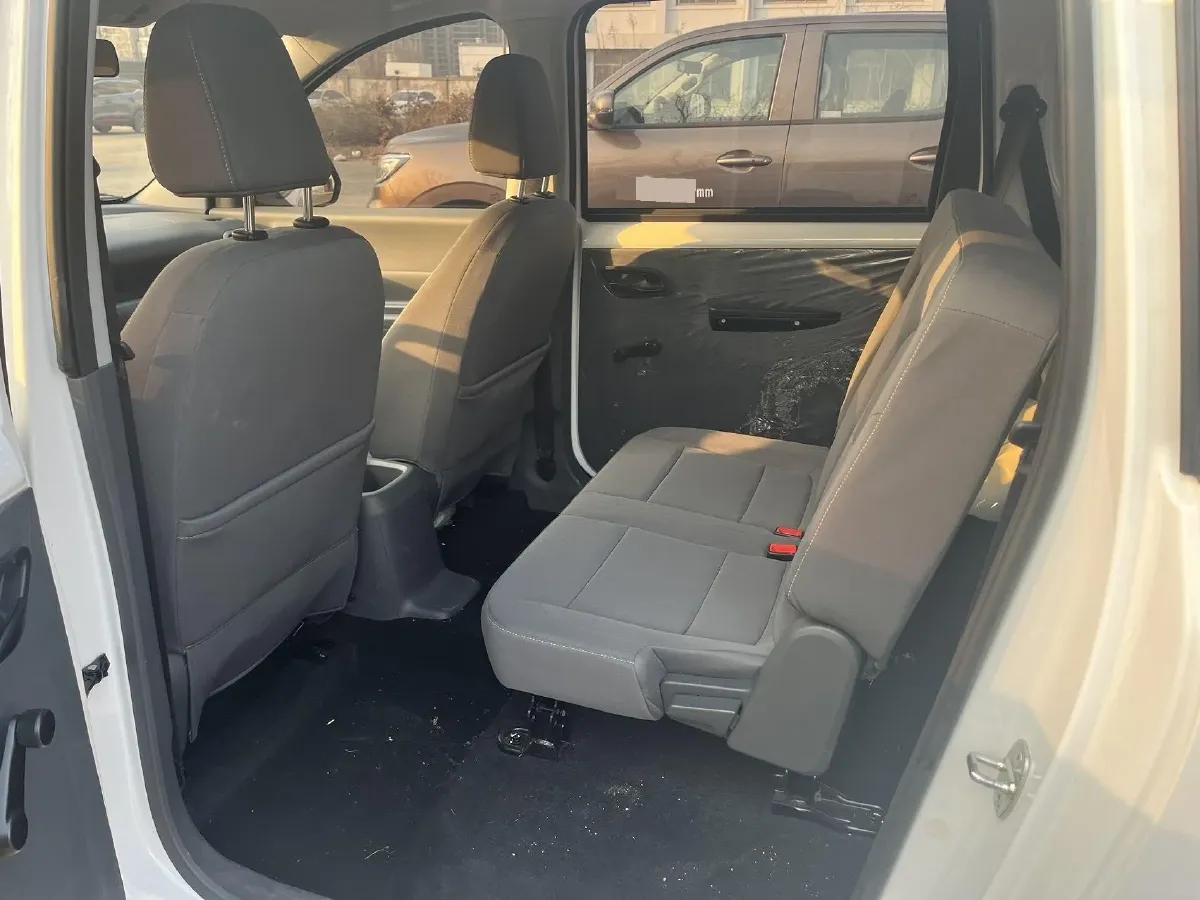 2024 WuLing HongGuang New Energy BEV 32.6KWH,autocango,china used car exporter,china ev exporter,chinese used car exporter,chinese used ev exporter