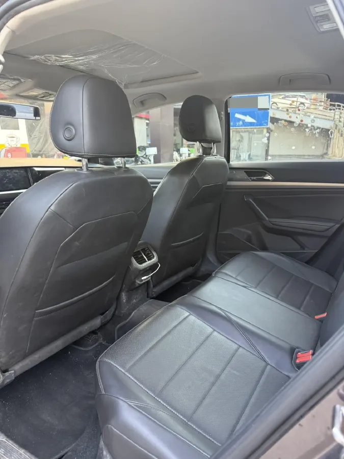 2018 Landwind XiaoYao 1.5T 163HP L4 CVT,autocango,china used car exporter,china ev exporter,chinese used car exporter,chinese used ev exporter