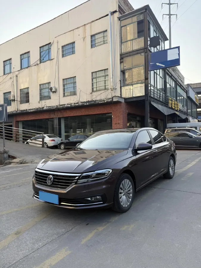 2018 Landwind XiaoYao 1.5T 163HP L4 CVT,autocango,china used car exporter,china ev exporter,chinese used car exporter,chinese used ev exporter