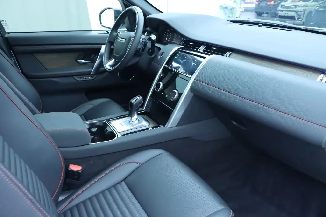 2021 Land Rover Discovery Sport 2.0T 249HP L4 9AT,autocango,china used car exporter,china ev exporter,chinese used car exporter,chinese used ev exporter