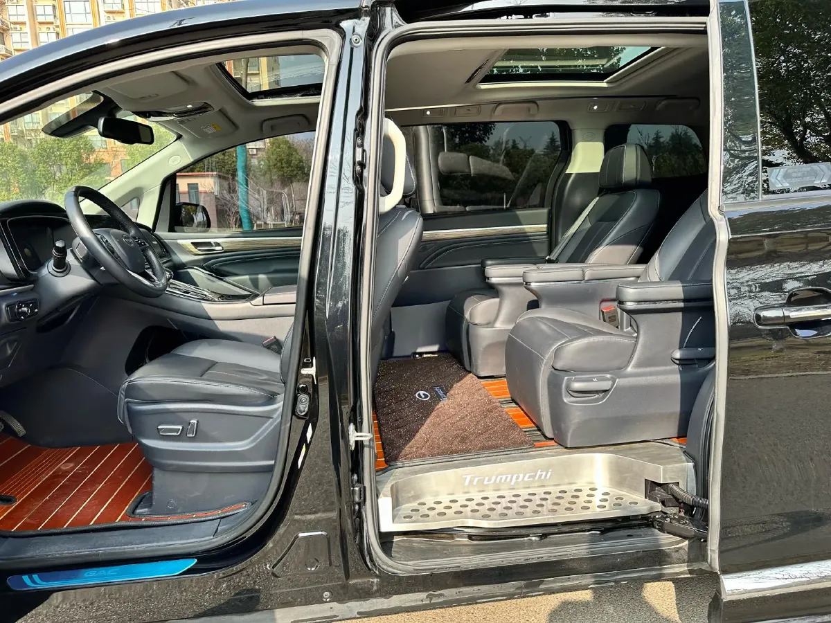 2023 GAC Trumpchi M8 2.0T 252HP L4 8AT,autocango,china used car exporter,china ev exporter,chinese used car exporter,chinese used ev exporter