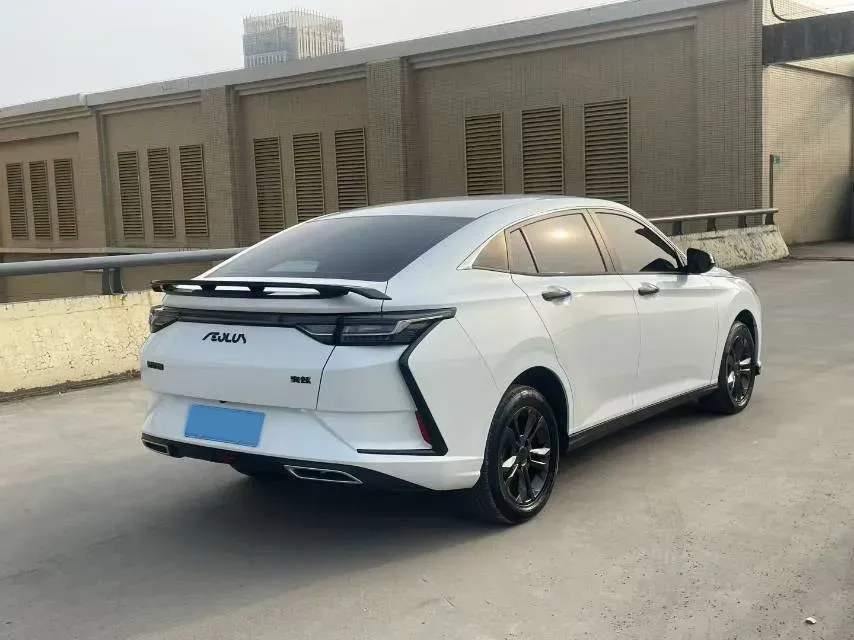2023 DongFeng Aeolus YiXuan 1.5L 125HP L4 6DCT,autocango,china used car exporter,china ev exporter,chinese used car exporter,chinese used ev exporter