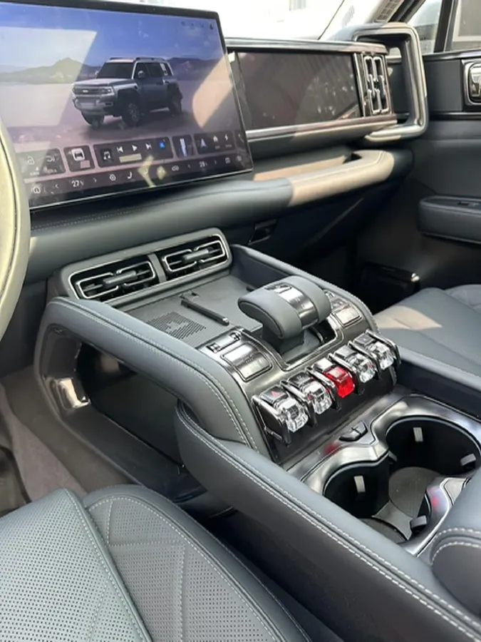 2023 FangChengBao Bao 5 1.5T 194HP L4 E-CVT PHEV 31.8KWH,autocango,china used car exporter,china ev exporter,chinese used car exporter,chinese used ev exporter